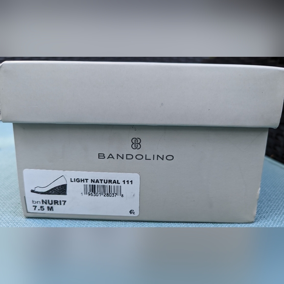 NWOT 7.5M Bandolino Peep Toe, Slip On Wedge White & Tan Espadrilles - Picture 6 of 10